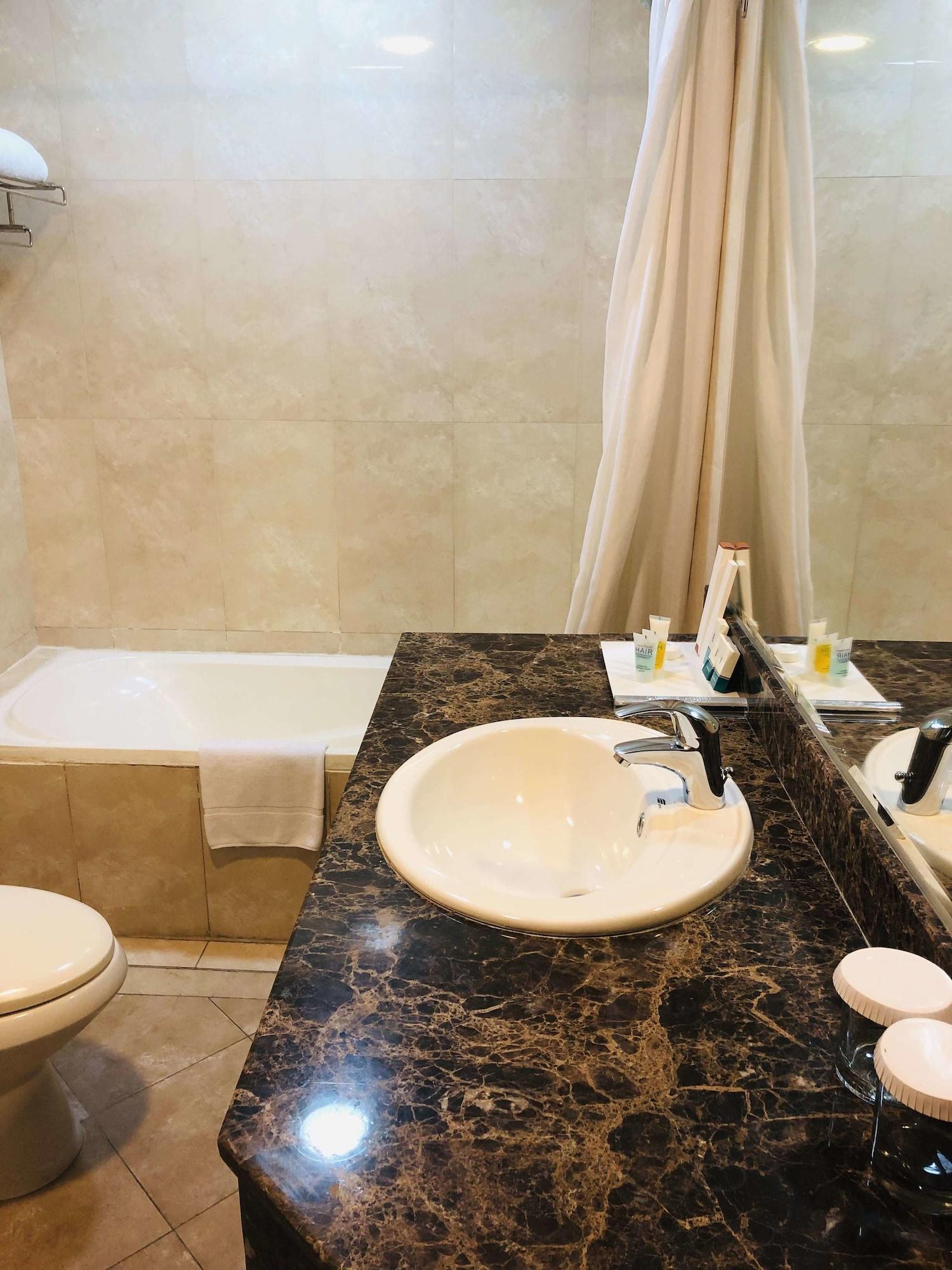 Gokulam Park Doha Hotel Kültér fotó