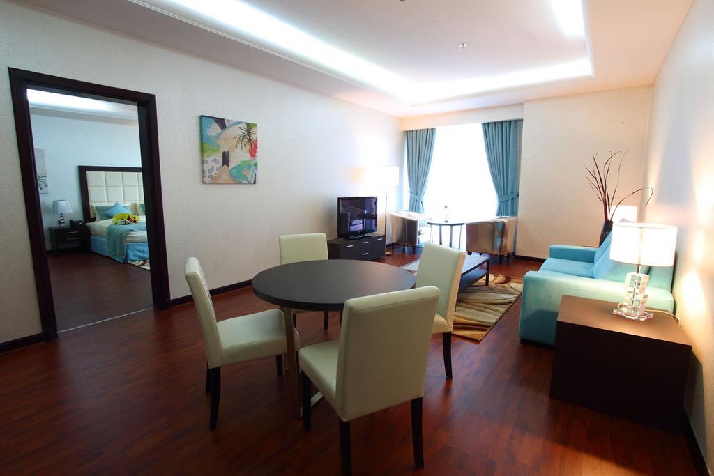 Gokulam Park Doha Hotel Kültér fotó
