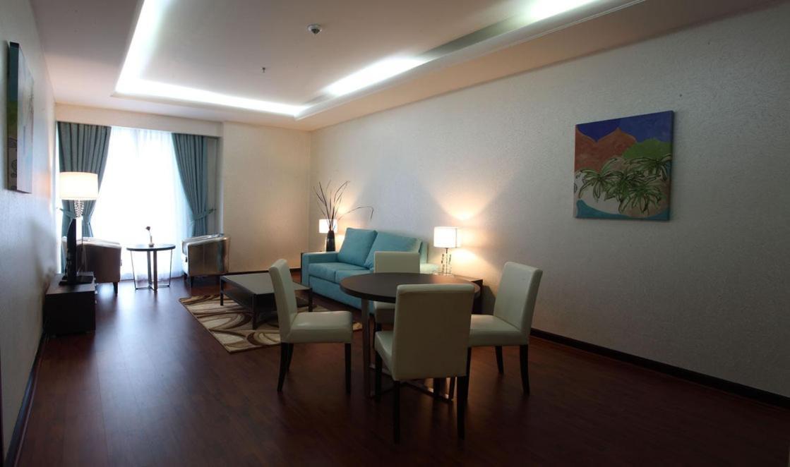 Gokulam Park Doha Hotel Kültér fotó