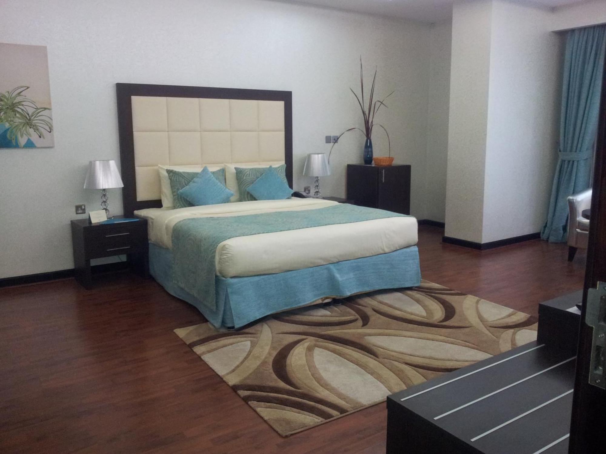 Gokulam Park Doha Hotel Kültér fotó