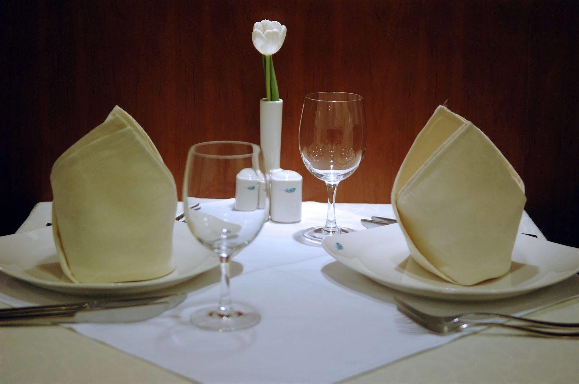 Gokulam Park Doha Hotel Kültér fotó