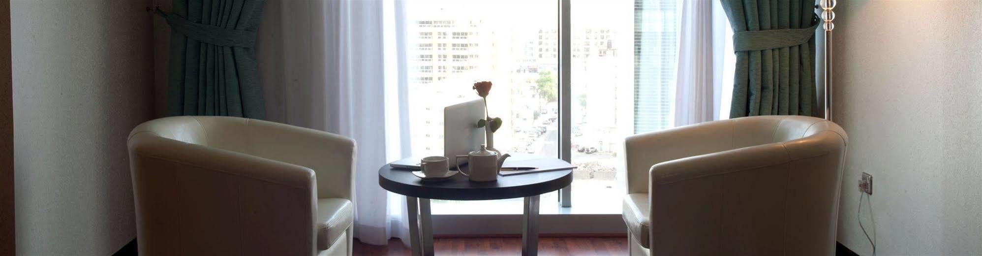 Gokulam Park Doha Hotel Kültér fotó