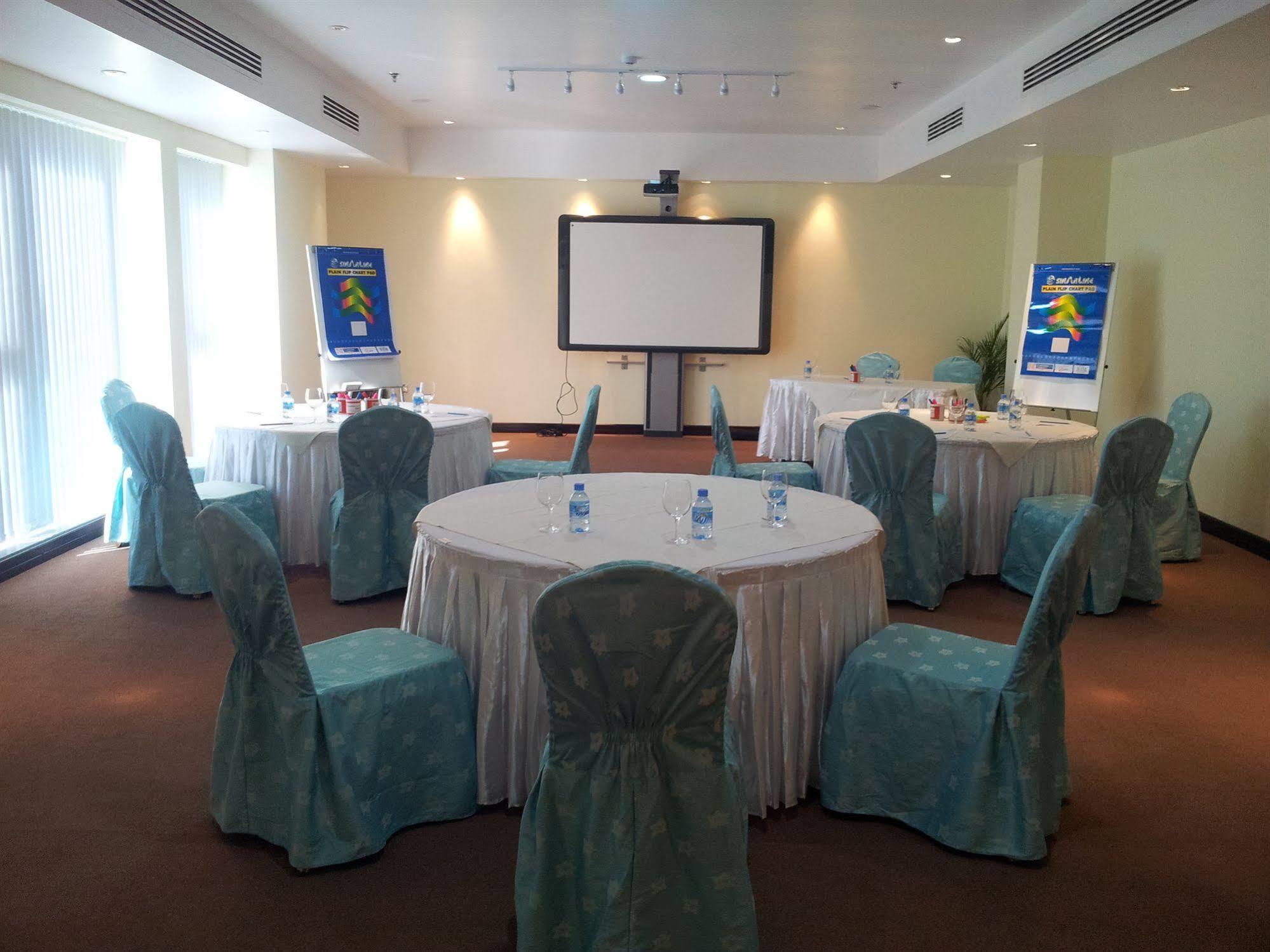 Gokulam Park Doha Hotel Kültér fotó