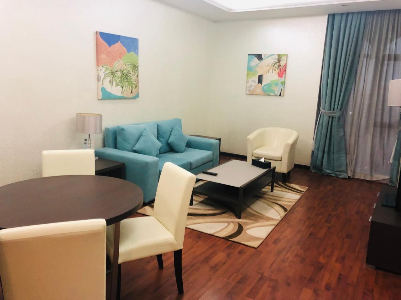 Gokulam Park Doha Hotel Kültér fotó