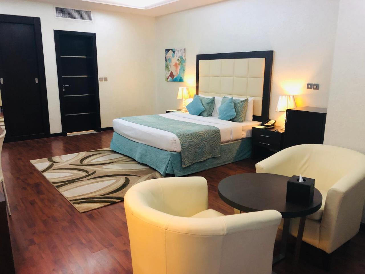 Gokulam Park Doha Hotel Kültér fotó